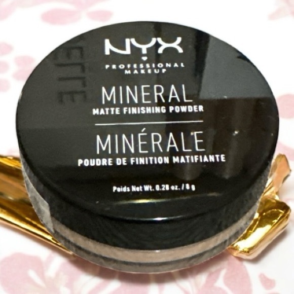 NYX | Mineral Matte Finishing Powder | Medium - Picture 1 of 1